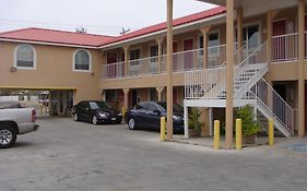 Eagle Pass Inn